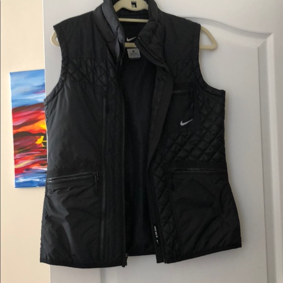 Nike Jackets & Blazers - EUC BLACK QUILTED NIKE VEST!